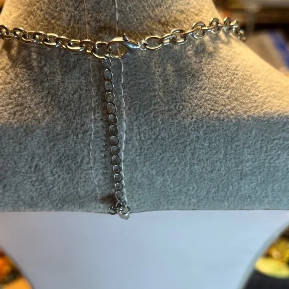 Chic Silver and Yellow Necklace - Picture 6 of 6